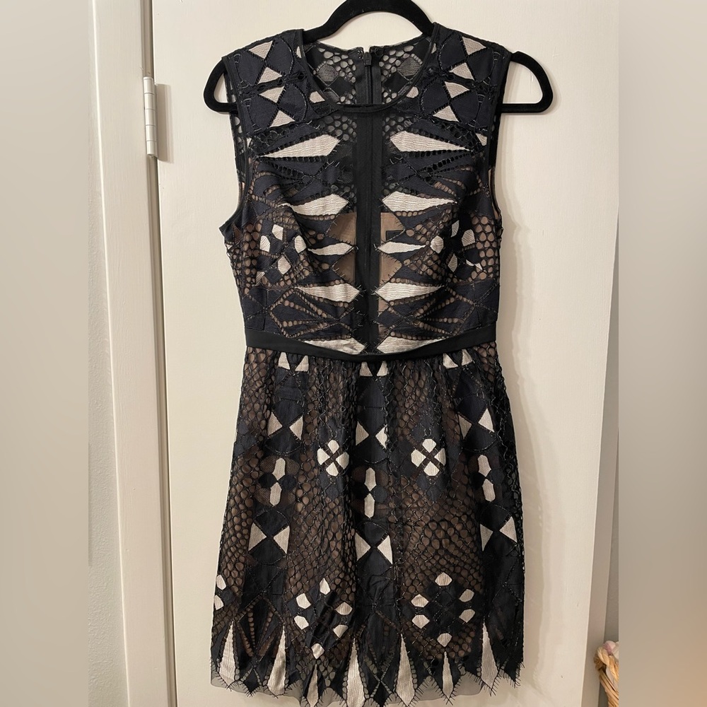 BCBGMaxAzria - Kailey Sleeveless A-Line Lace Sheer Geometric Midi Dress